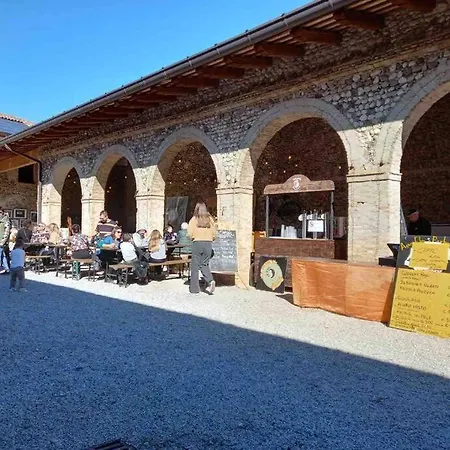 Corte Degli Artisti 아파트 *